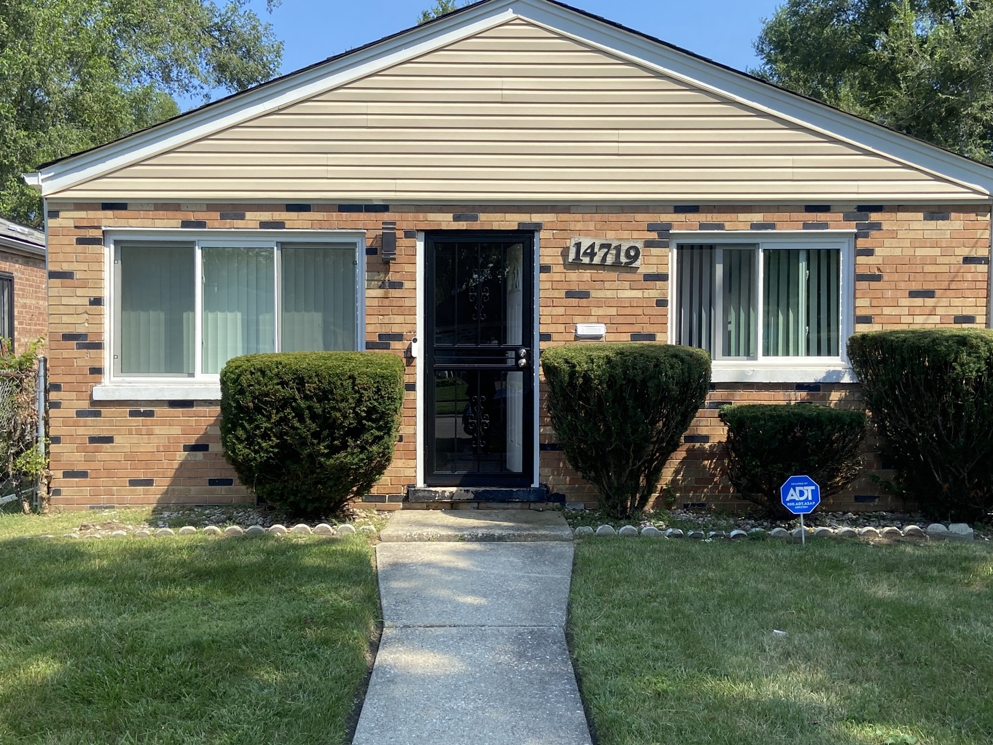 14719 Maplewood Avenue Property Photo