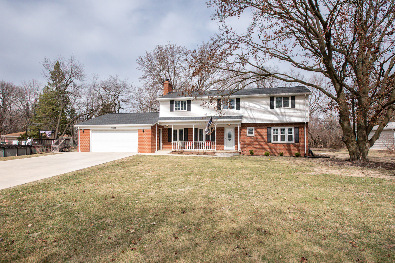 14403 S Maple Court Property Photo
