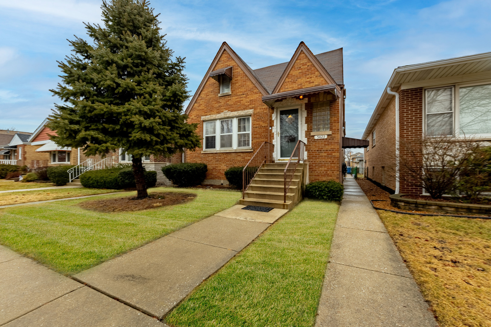 5423 S Newland Avenue Property Photo