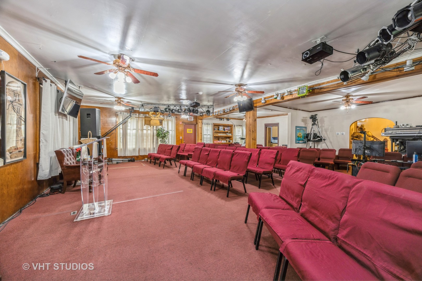 316 N Austin Boulevard Property Photo 10