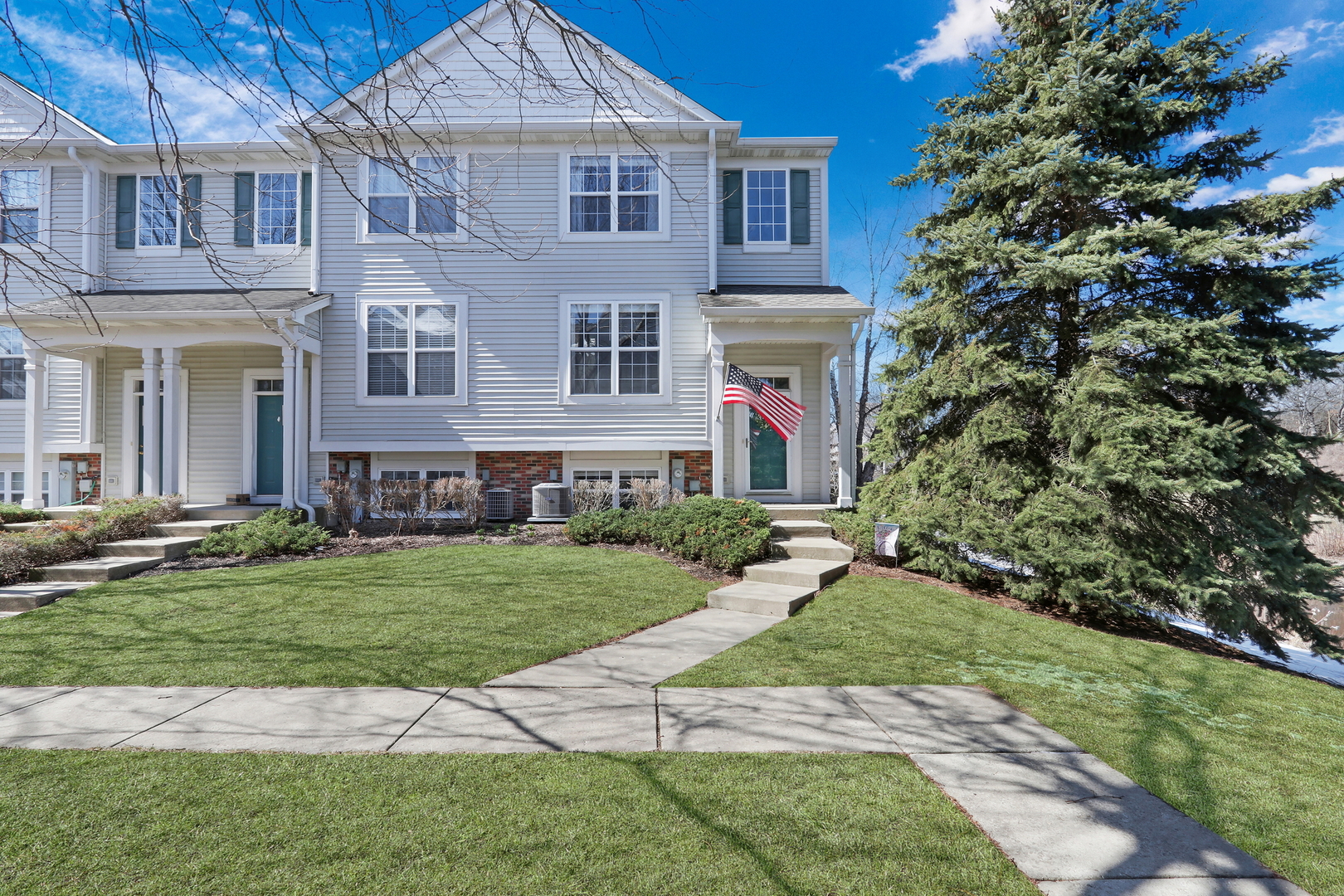 124 Real Estate Listings Main Image