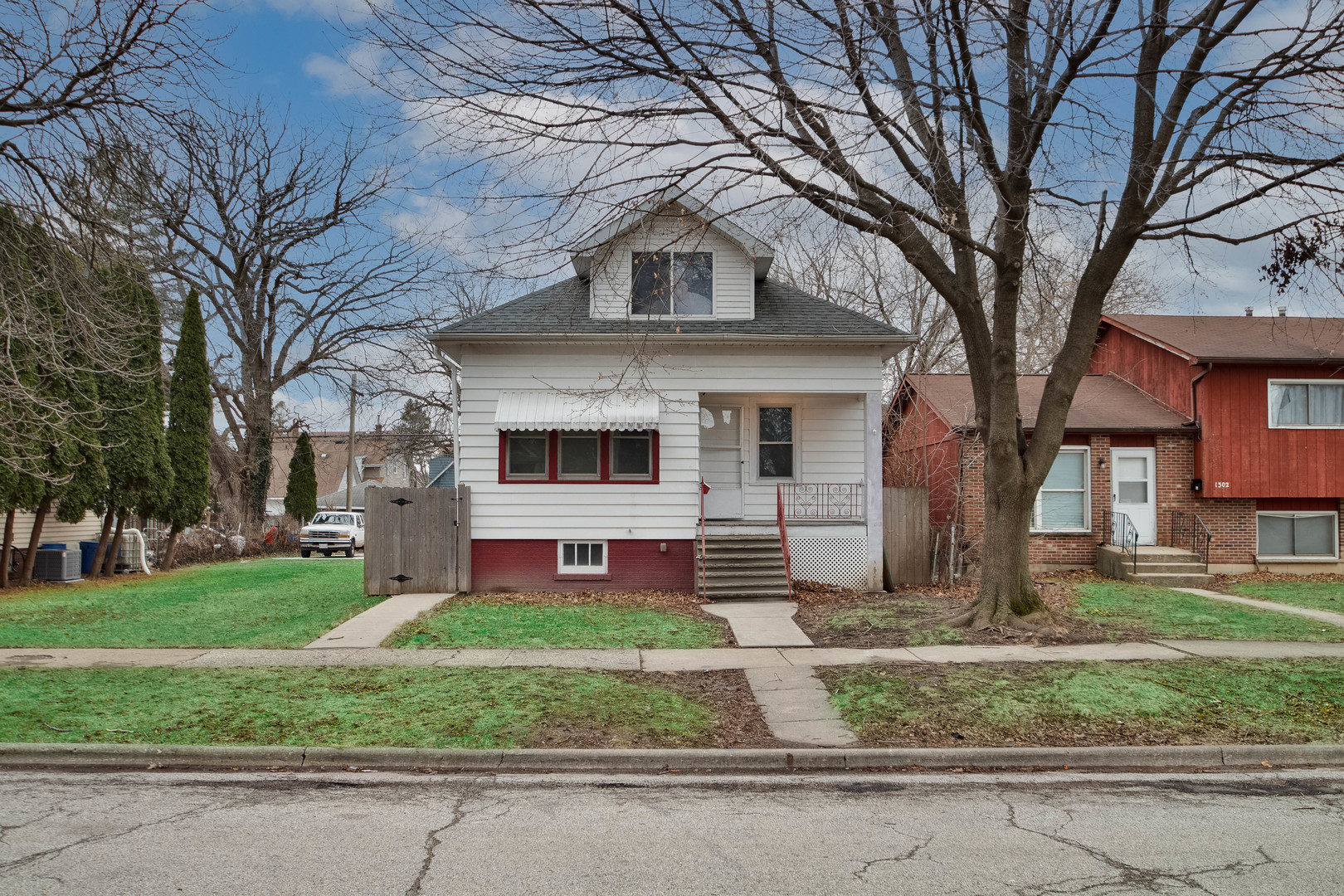 60064 Real Estate Listings Main Image