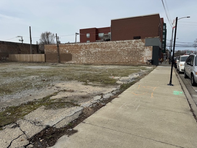 131 E 43rd Street Property Photo 3