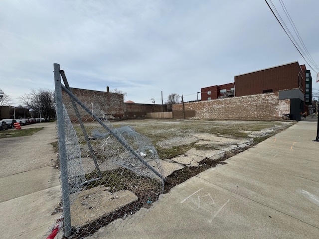 131 E 43rd Street Property Photo 5