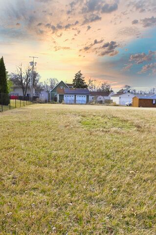 1023 1st Avenue Property Photo 2