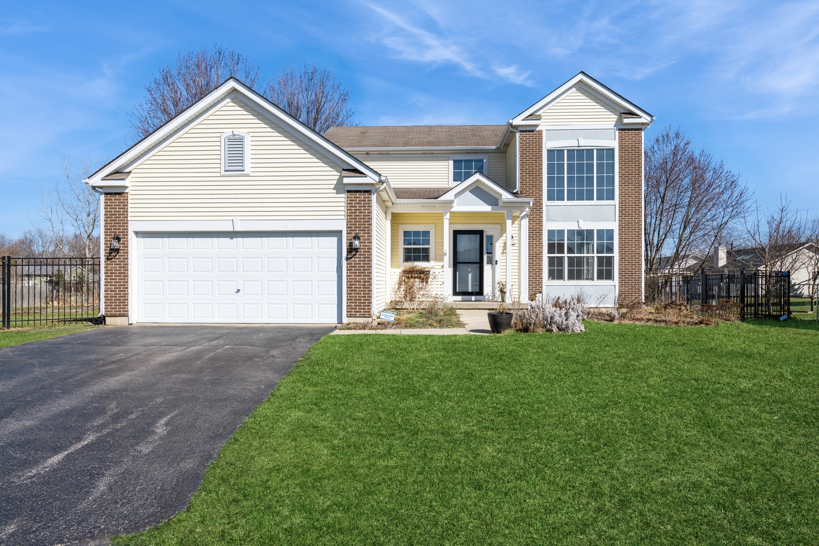 Woodstock High School Real Estate Listings Main Image