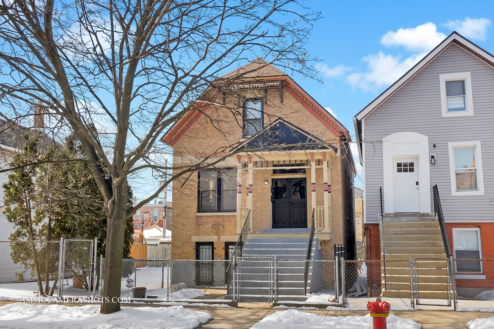 816 S Leavitt Street Property Photo