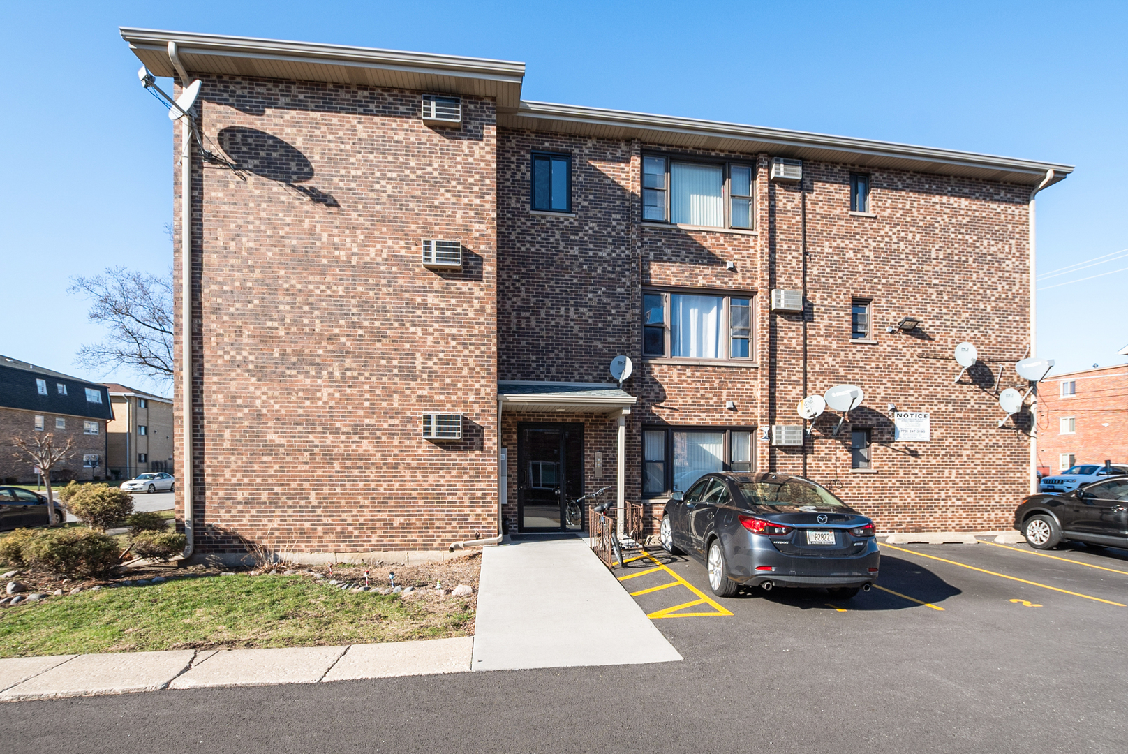 10625 Parkside Avenue 8 Property Photo