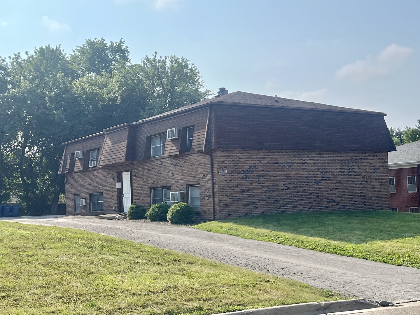 110 College Park Court Property Photo