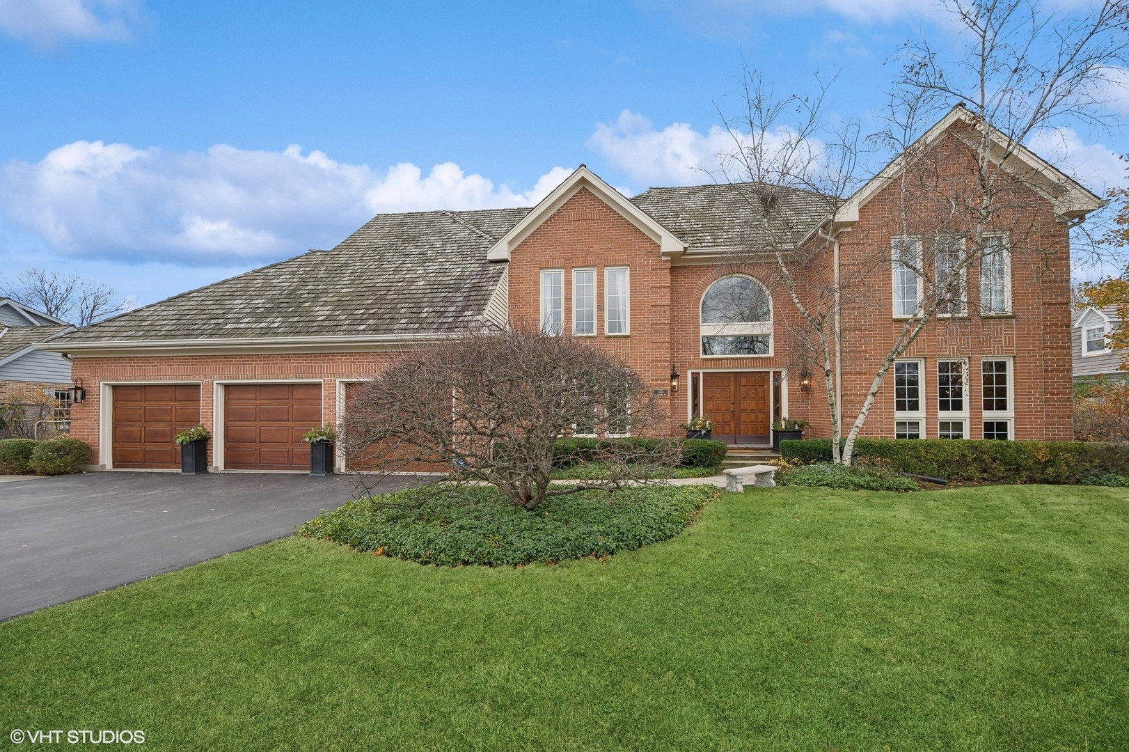 135 S Basswood Road Property Photo