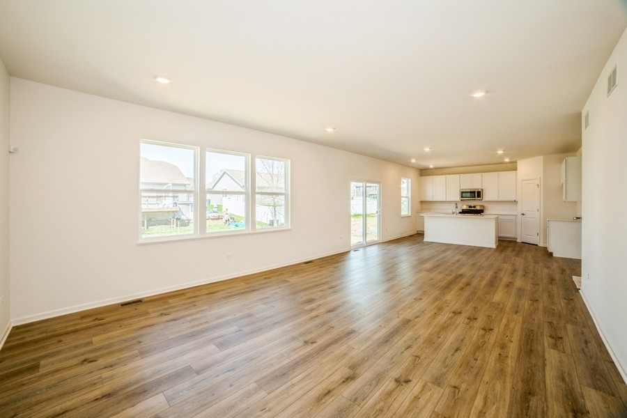 927 Greenleaf Street Property Photo 4