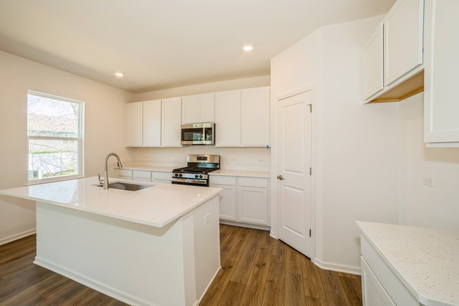 927 Greenleaf Street Property Photo 6