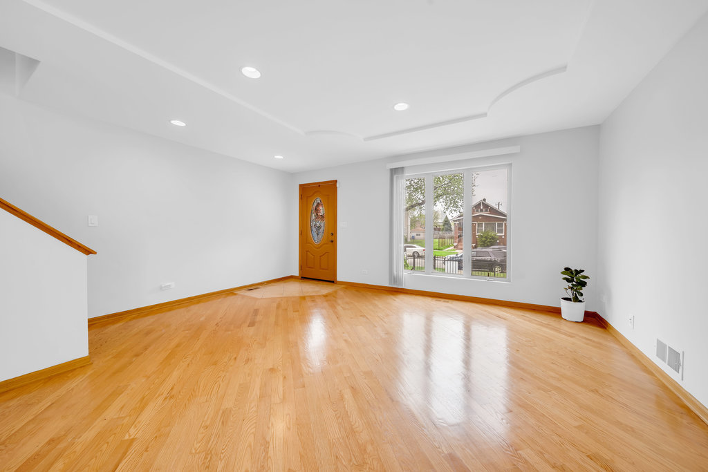 7015 S Indiana Avenue Property Photo 12