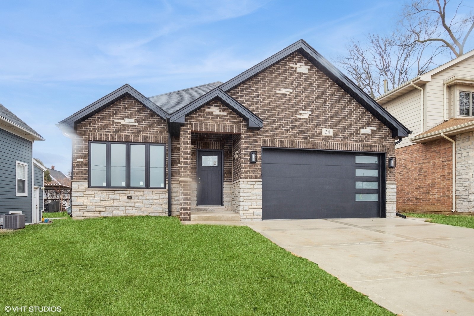 34 N Elm Street Property Photo