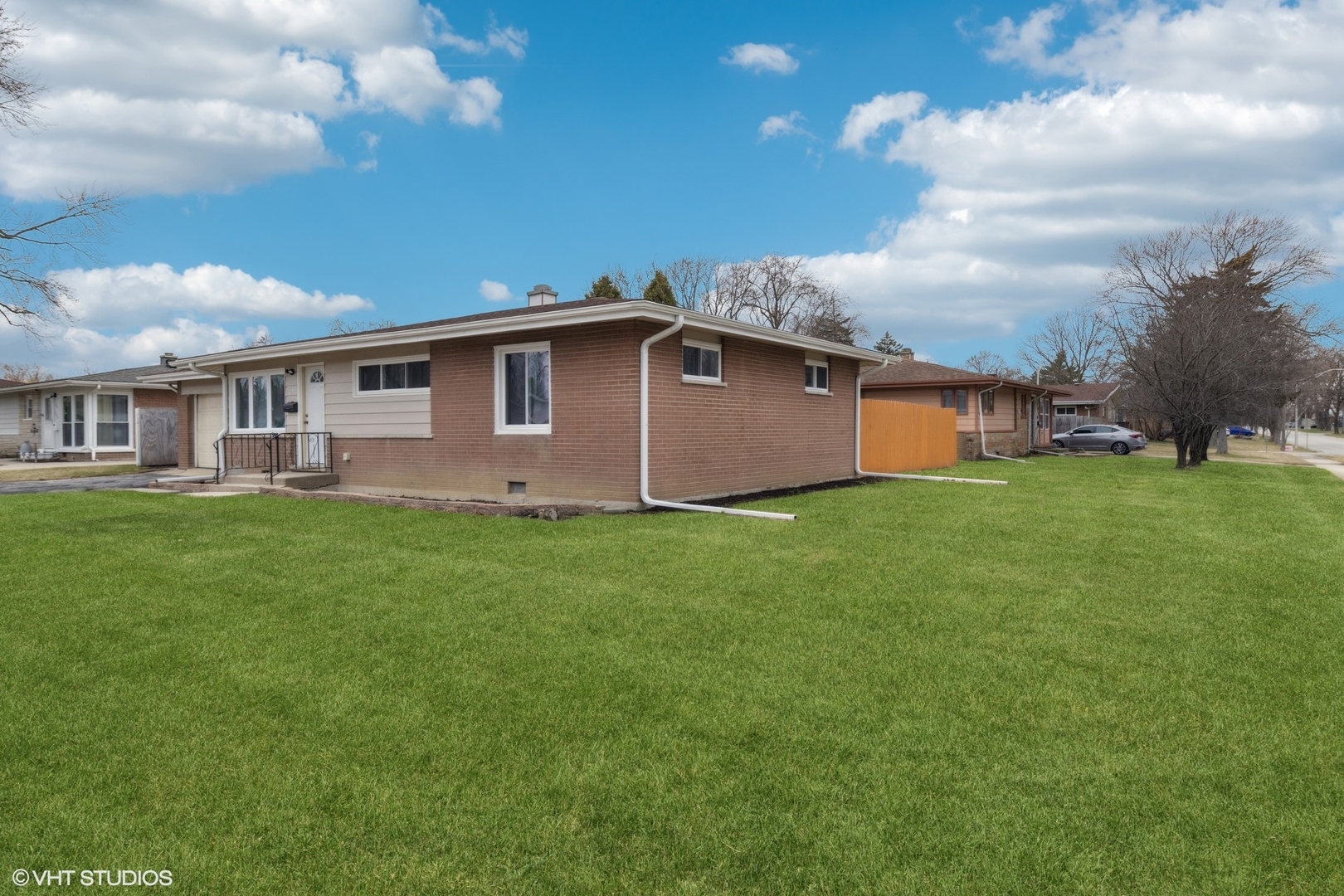 221 E Normandy Drive Property Photo