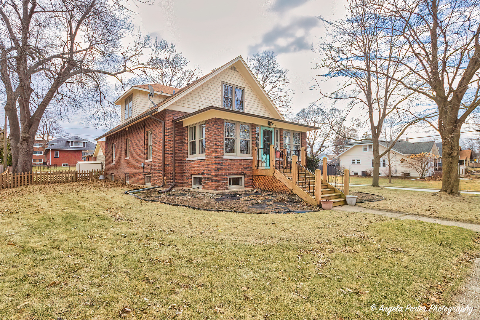 201 1st St Property Photo