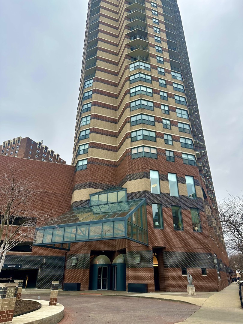 3660 N Lake Shore Drive 2105 Property Photo