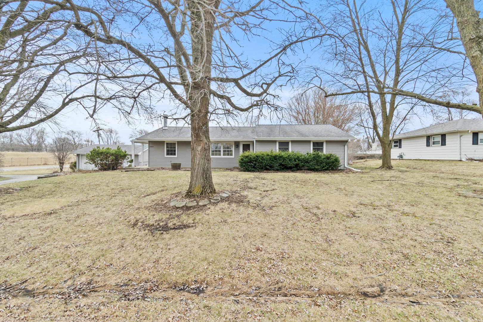 19215 W Dawson Avenue Property Photo