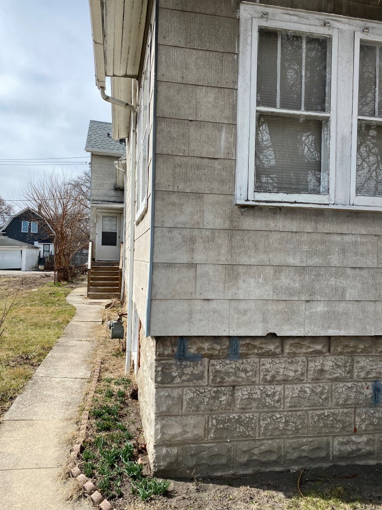 1508 S 1st Avenue Property Photo 2