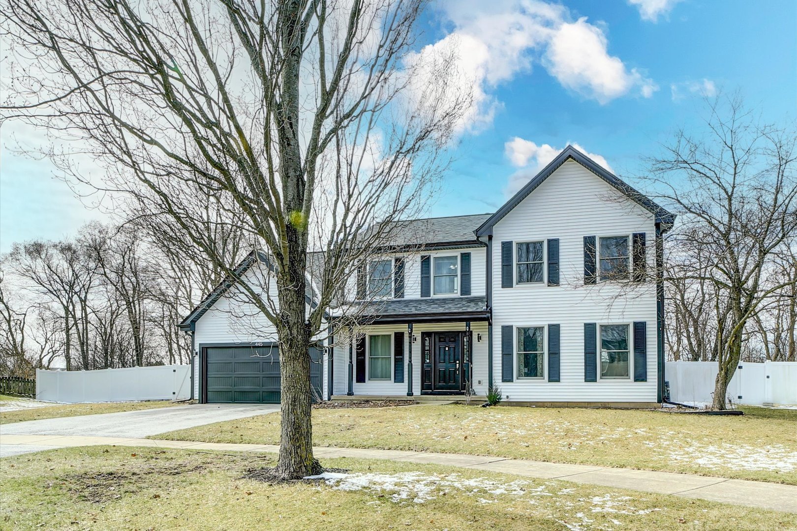 445 Lakeview Drive Property Photo