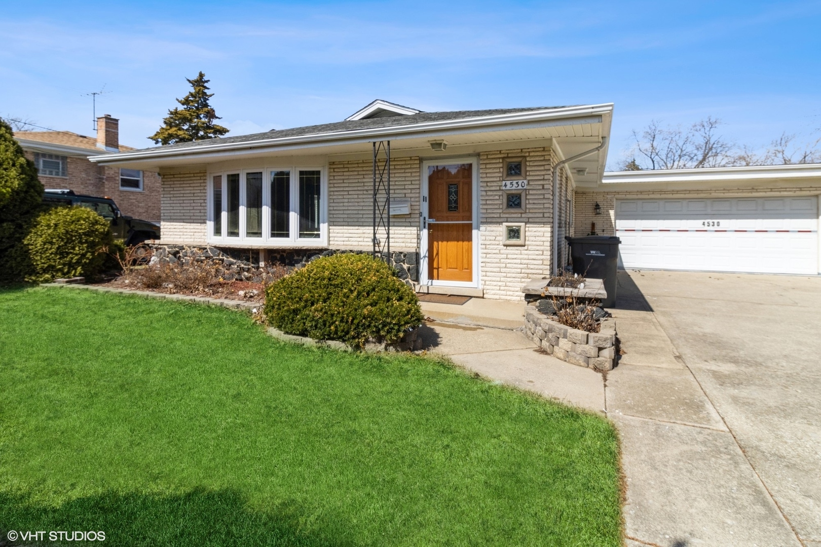 4530 Butterfield Road Property Photo