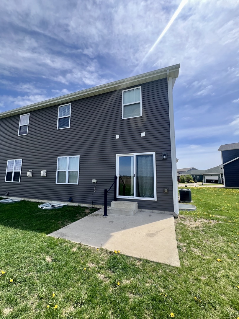 1518 Stonebluff Court Property Photo 3