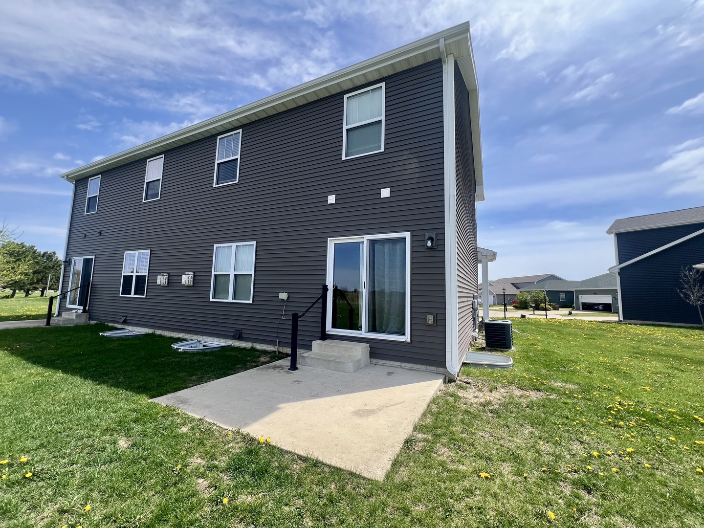 1518 Stonebluff Court Property Photo 4