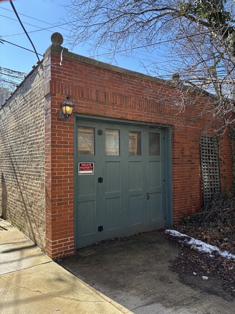 1123 W North Shore Ave Property Photo 4