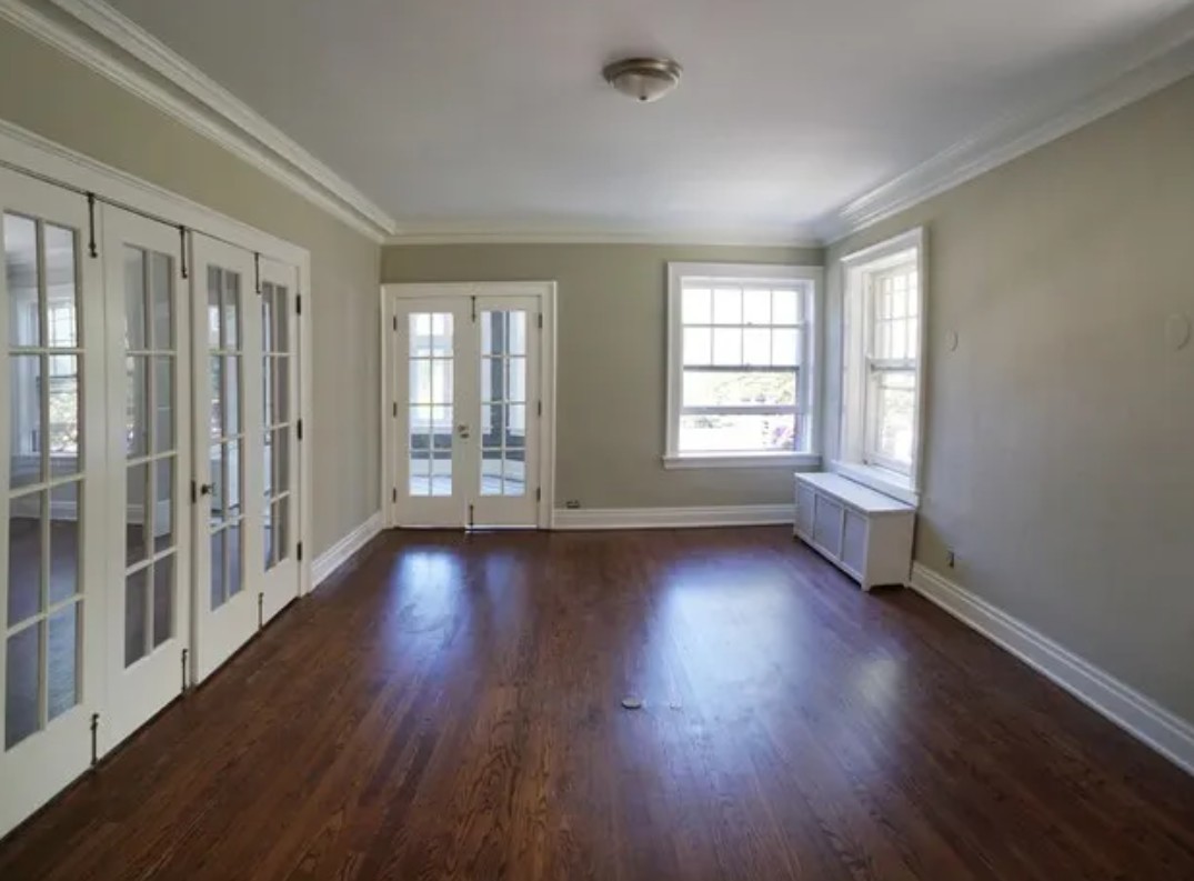 1123 W North Shore Ave Property Photo 8