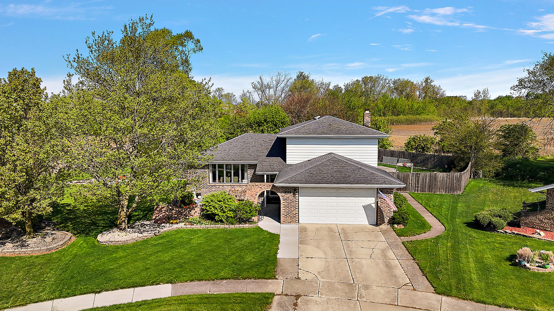 1042 Catalpa Court Property Photo