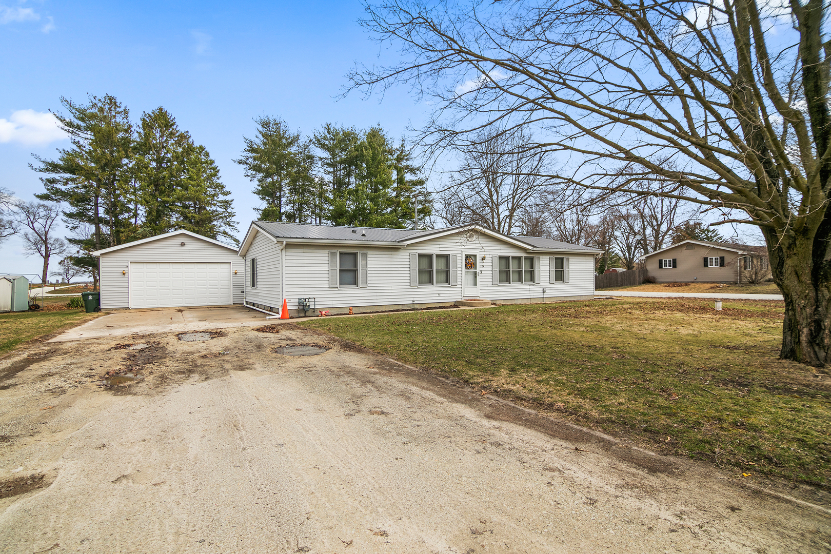 Herscher High School Real Estate Listings Main Image