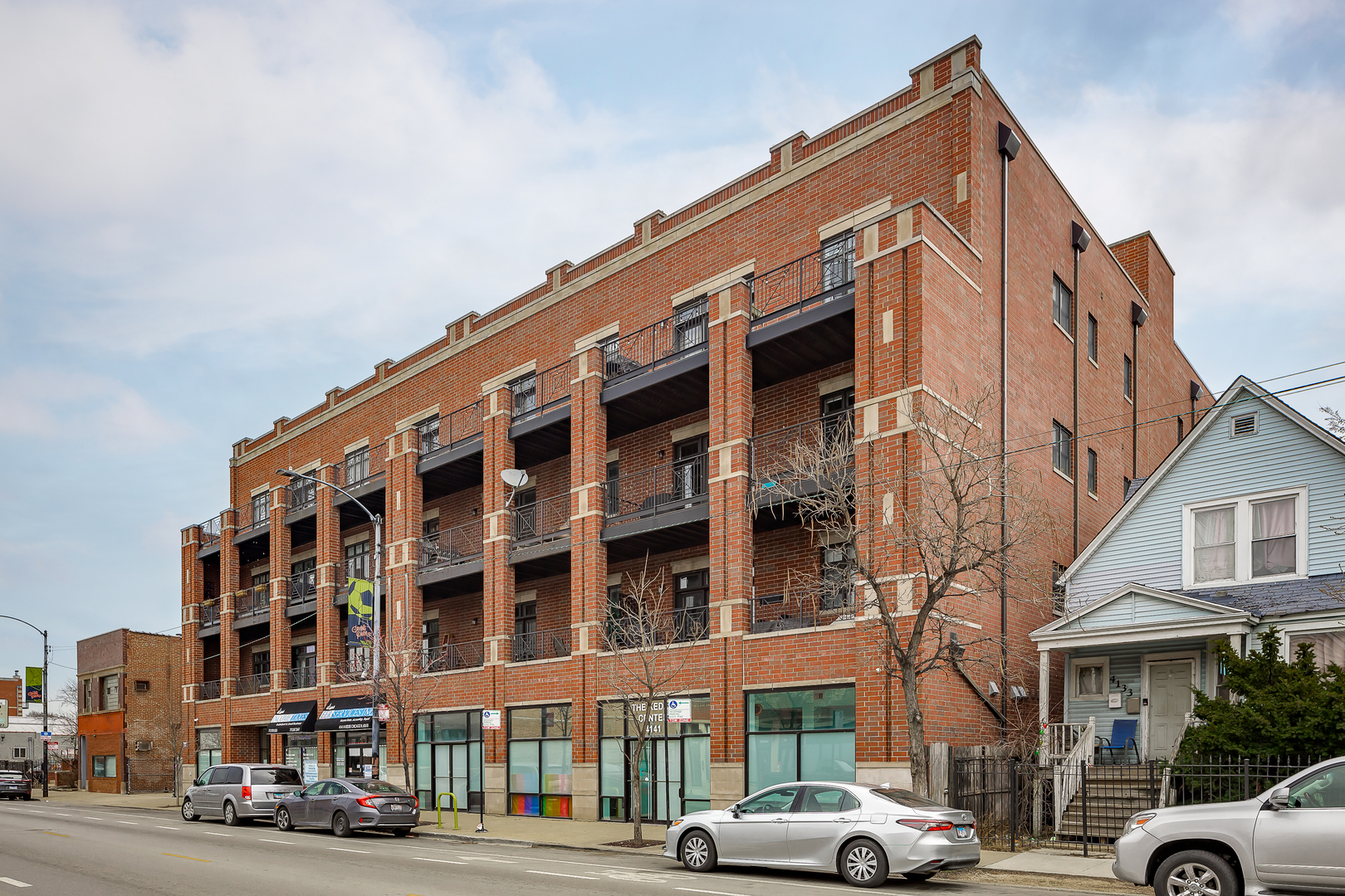 4141 N Kedzie Avenue 202 Property Photo 1