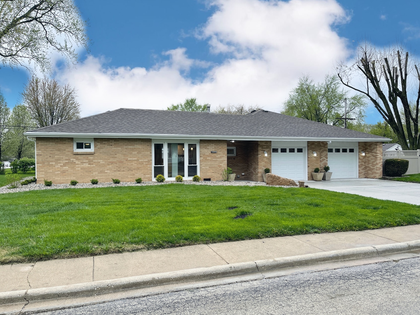 1299 Riverlane Drive Property Photo
