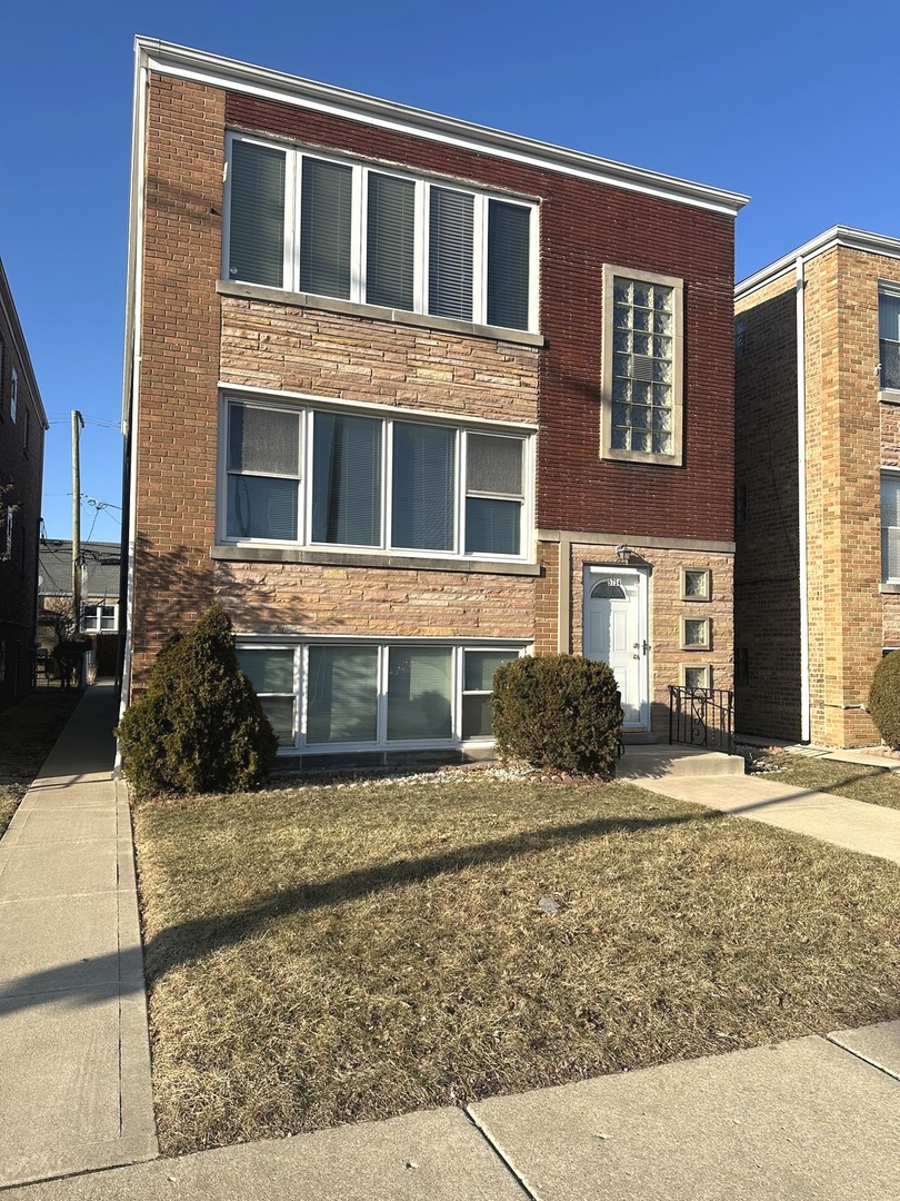 5754 W Montrose Avenue B Property Photo