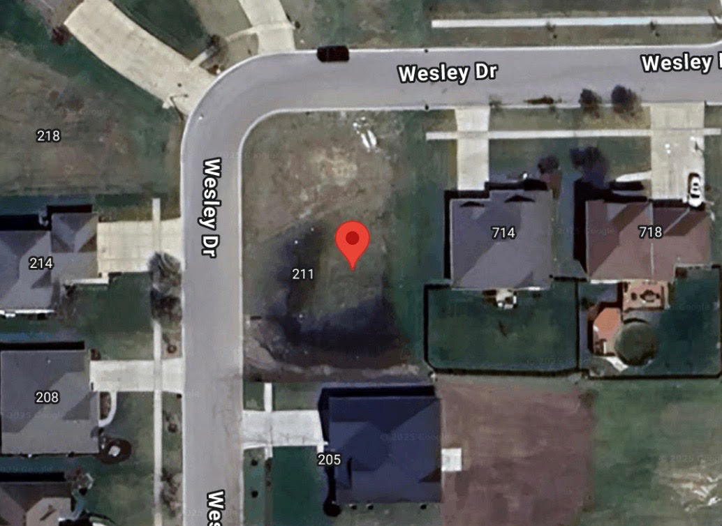211 Wesley Drive Property Photo 2