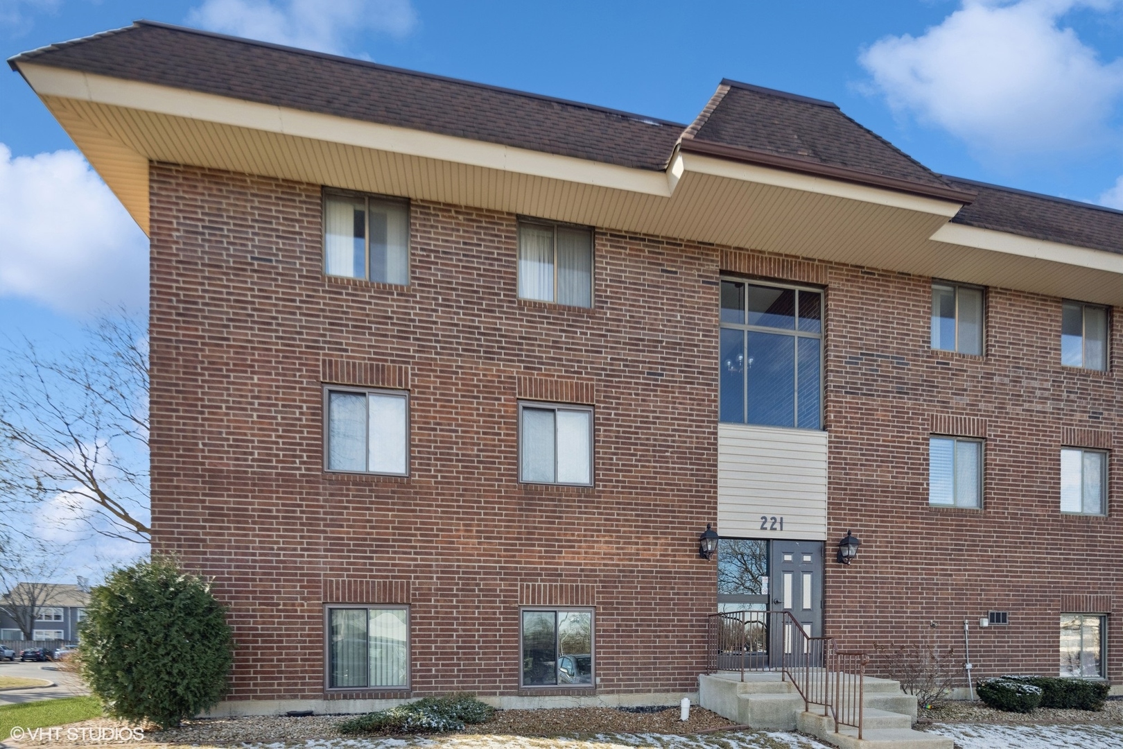 221 E Janata Boulevard 3b Property Photo