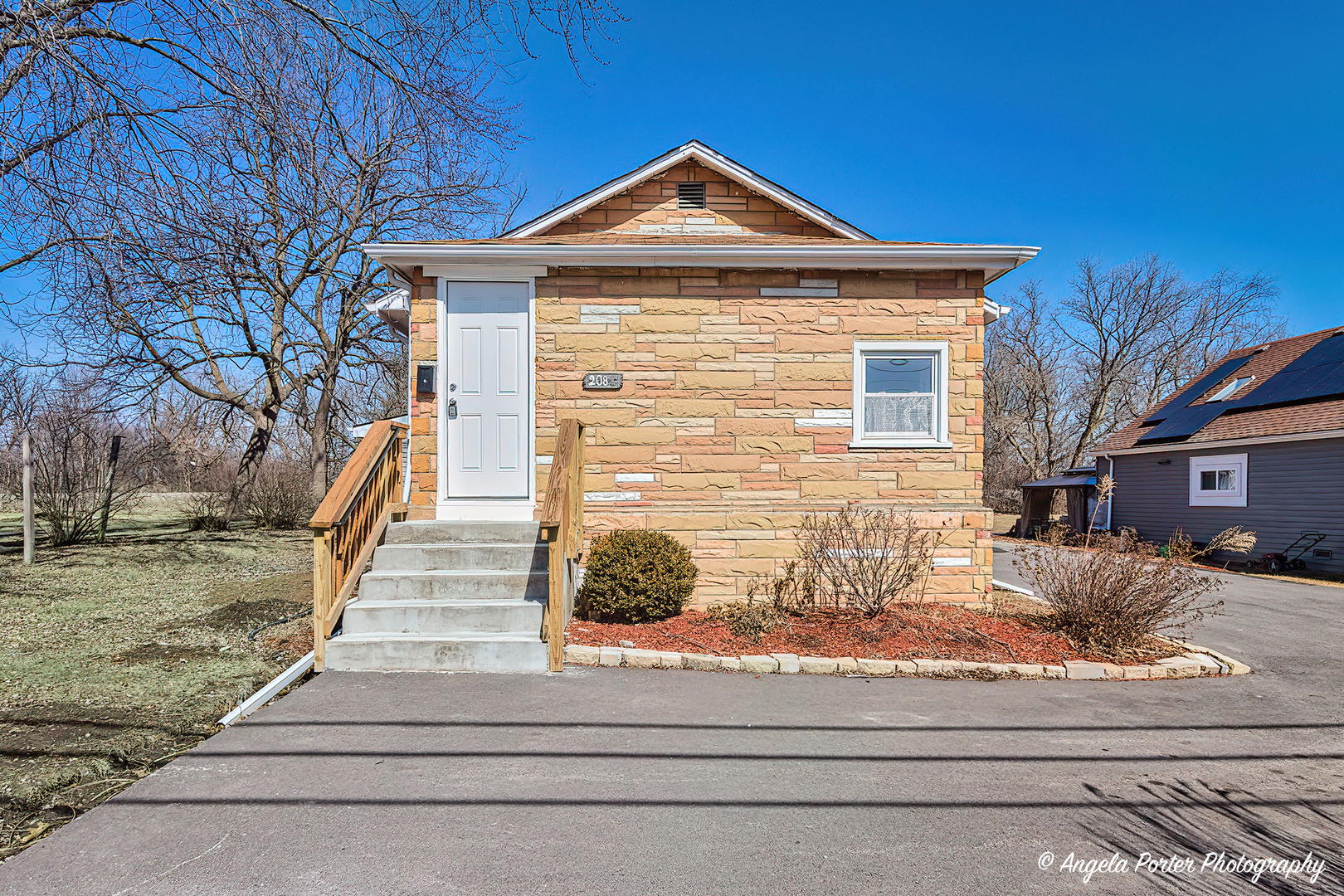 208 W Nippersink Road Property Photo