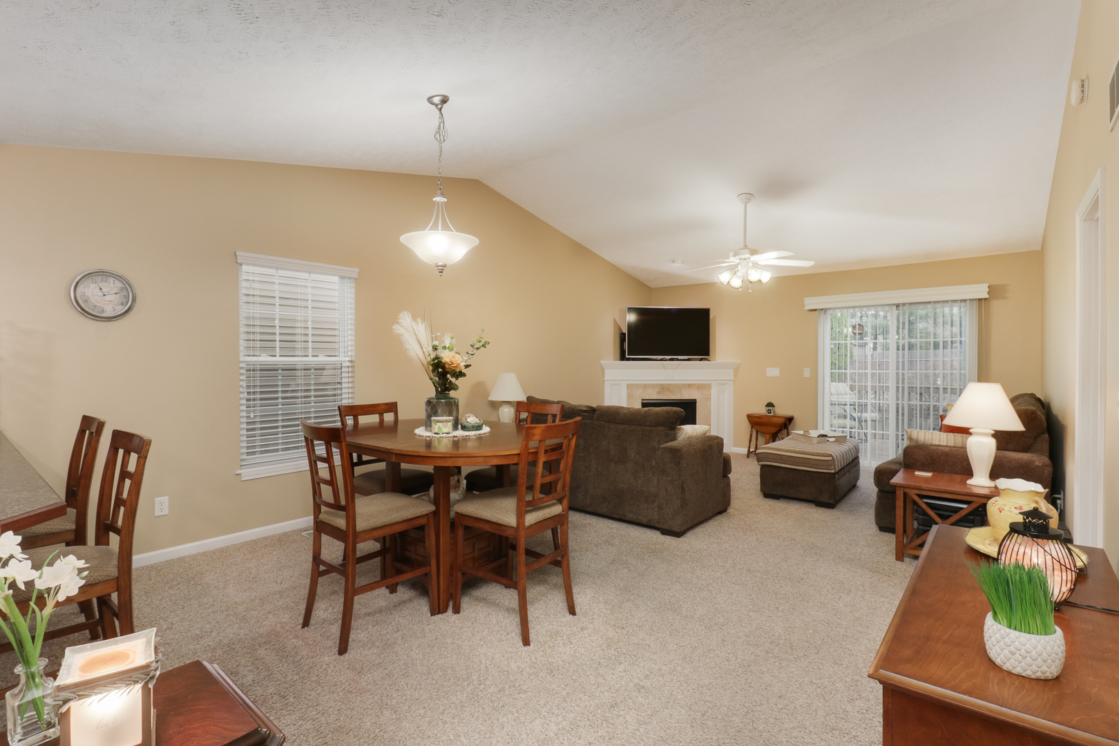 1015 Wartburg Drive Property Photo 2