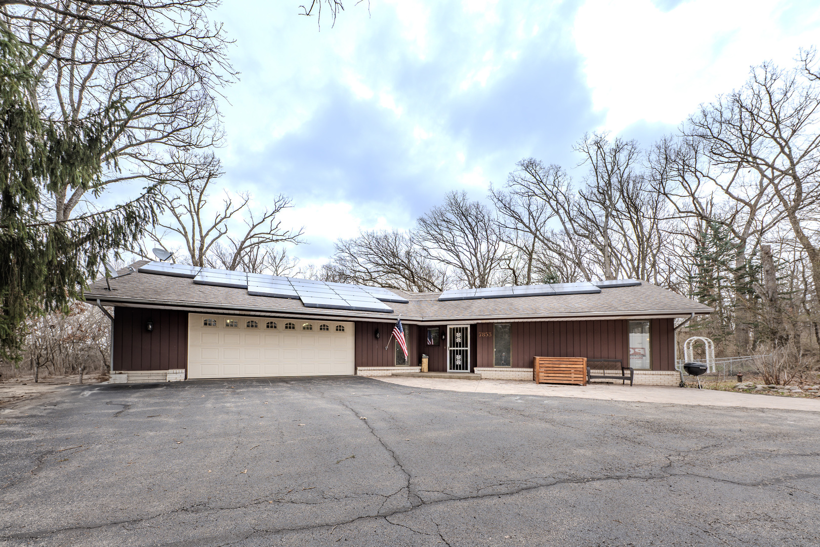 7853 Shaw Road Property Photo