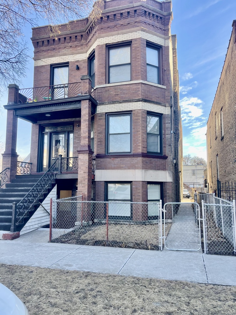 951 N Lawndale Avenue 2r Property Photo