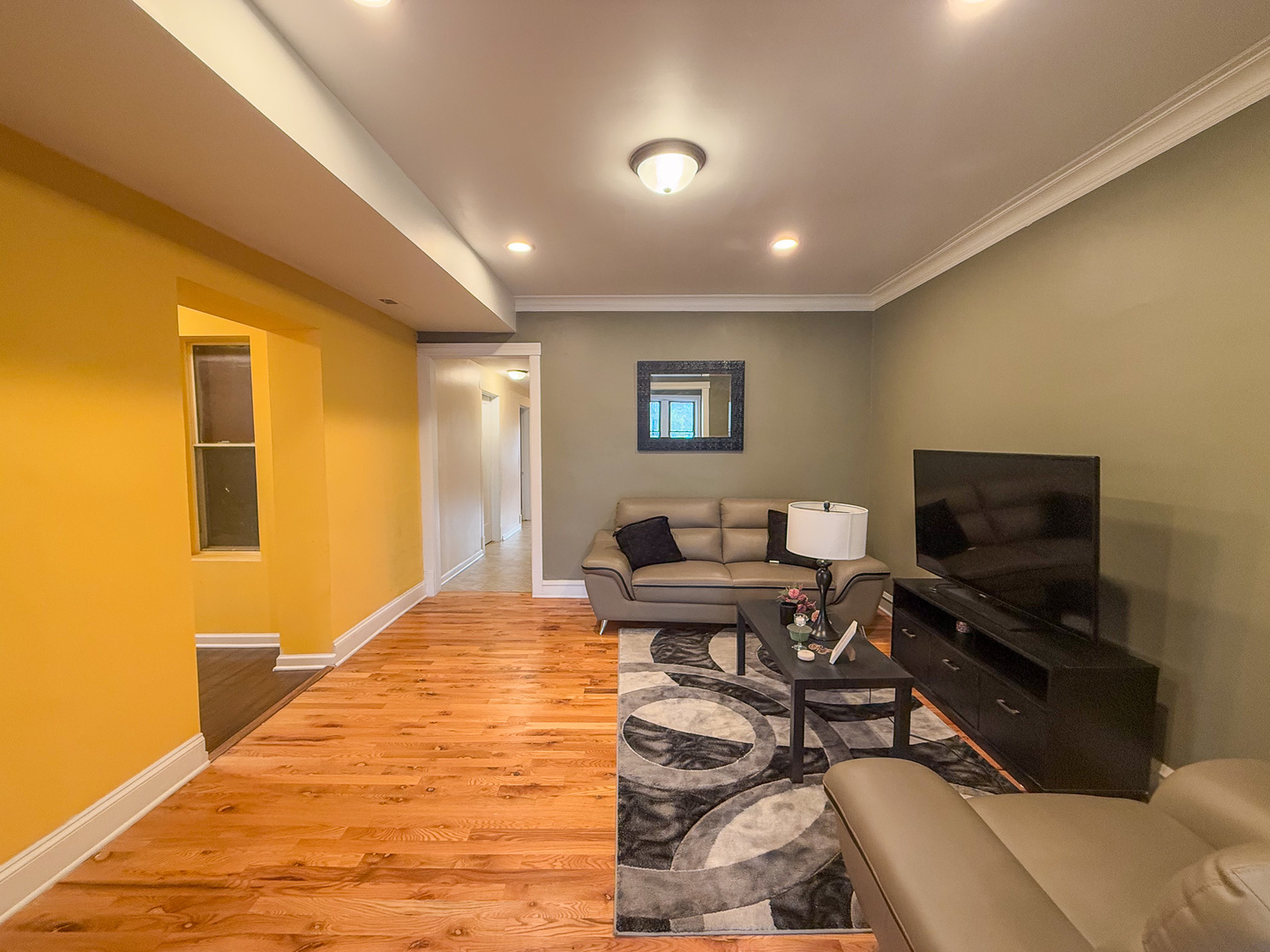 5645 W Division Street Property Photo 5
