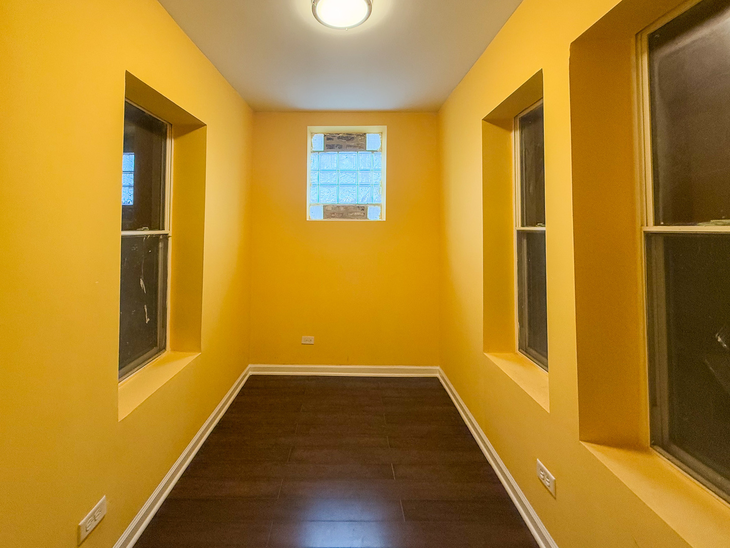 5645 W Division Street Property Photo 8