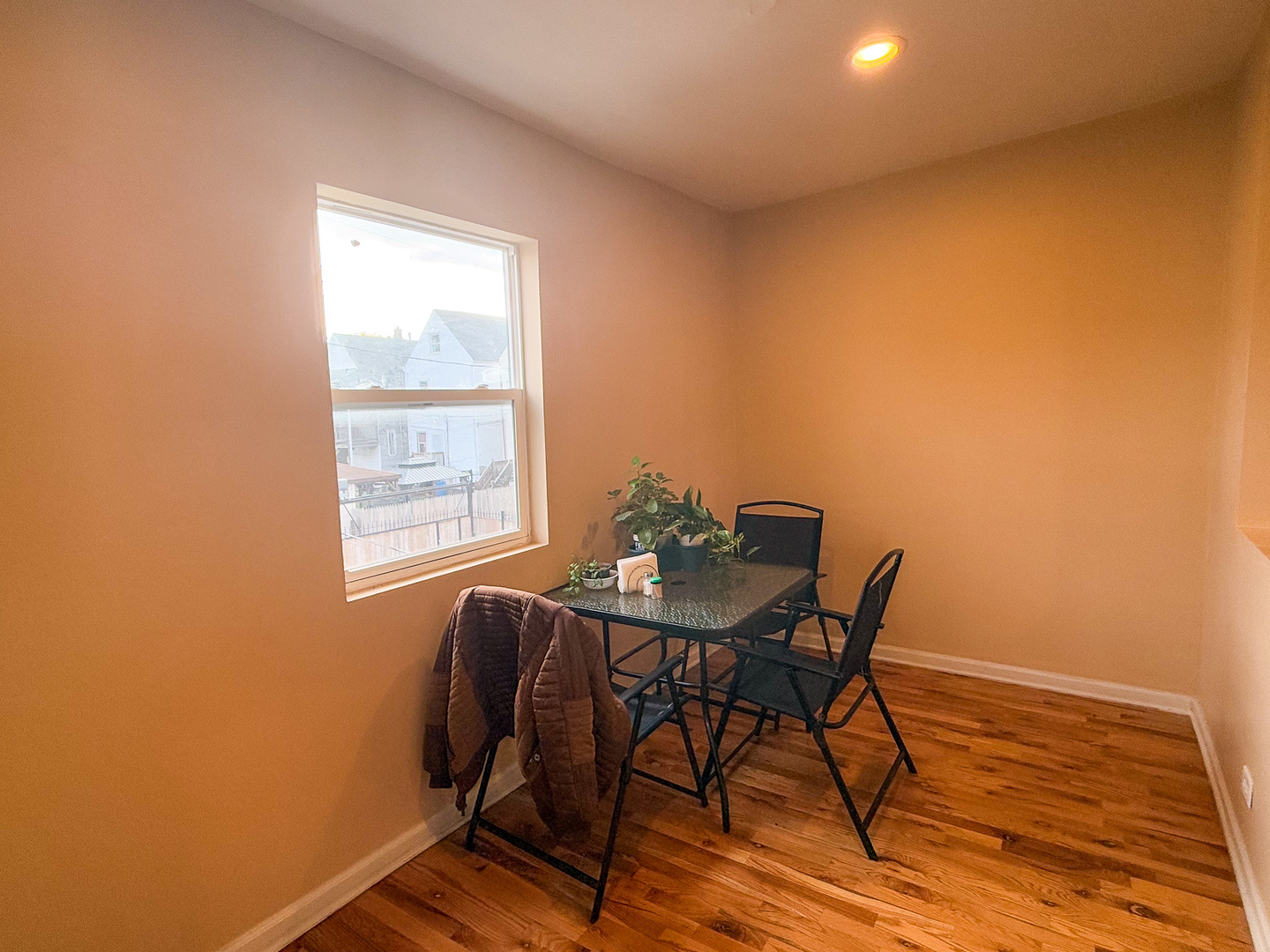 5645 W Division Street Property Photo 11