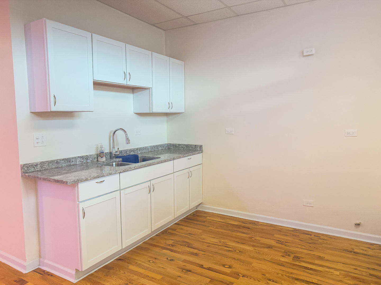 5645 W Division Street Property Photo 18