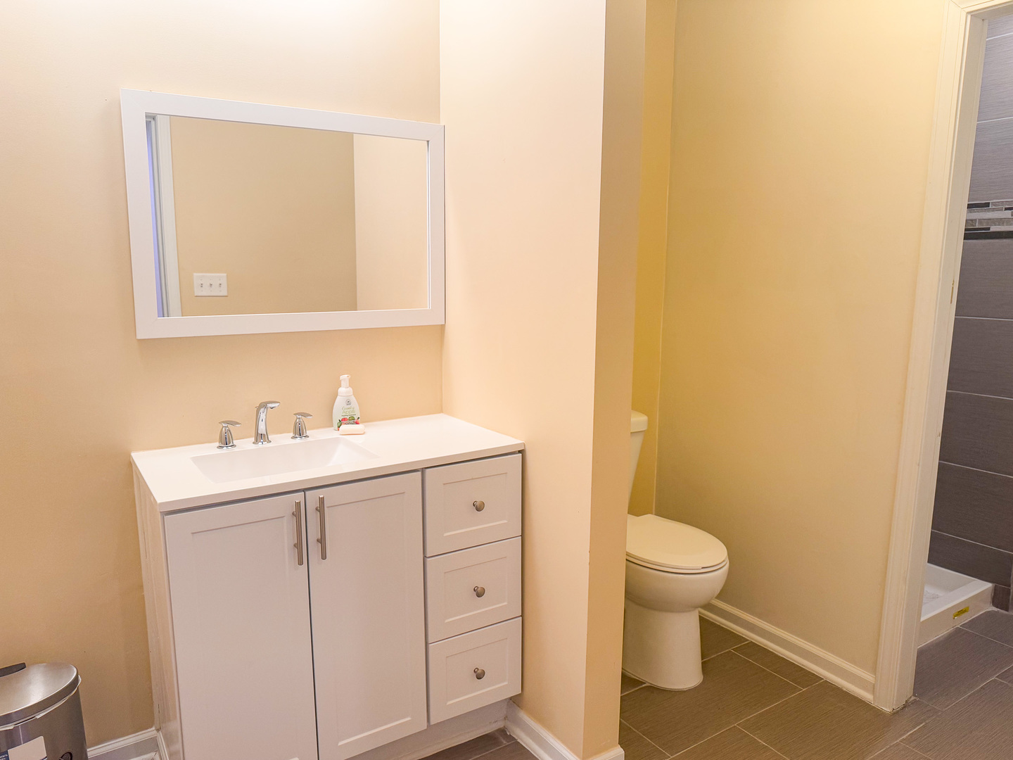 5645 W Division Street Property Photo 20