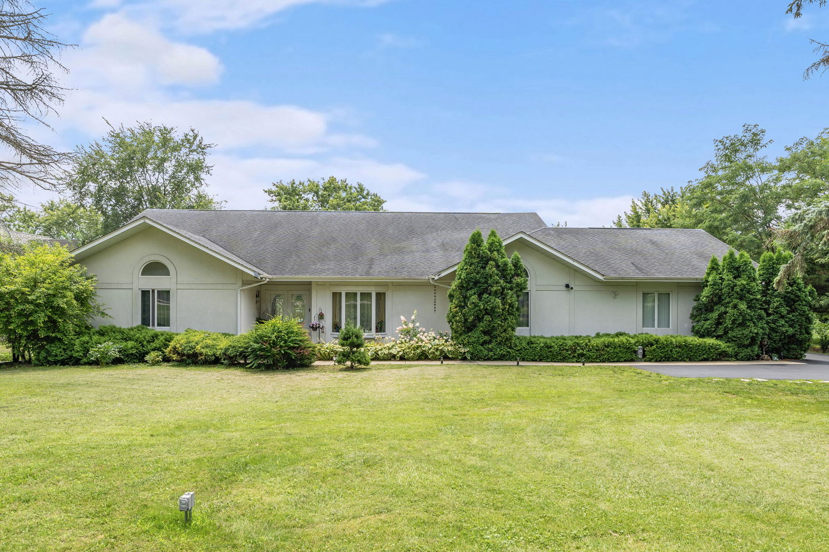 5045 Grand Avenue Property Photo