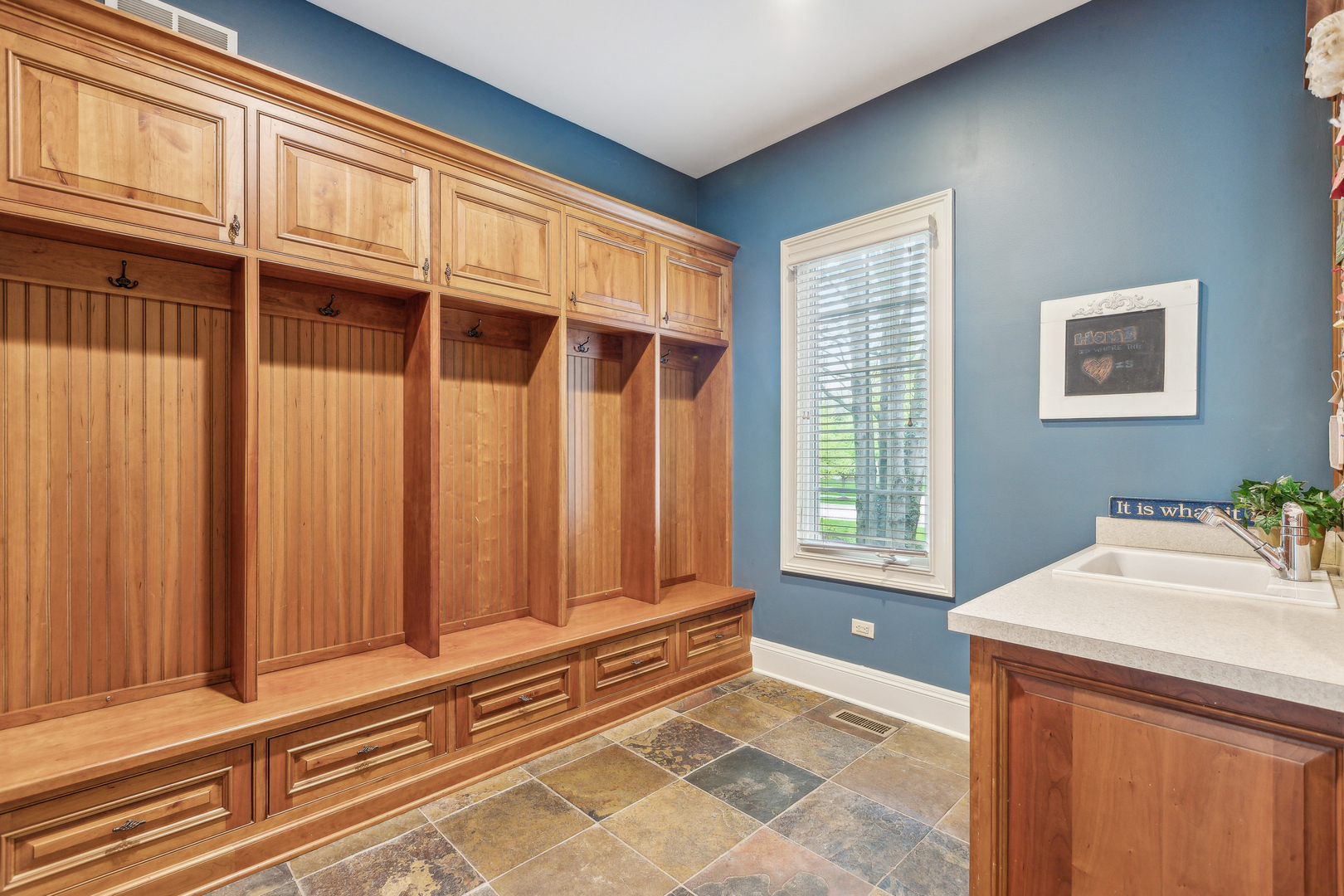 831 Alberosky Way Property Photo 29