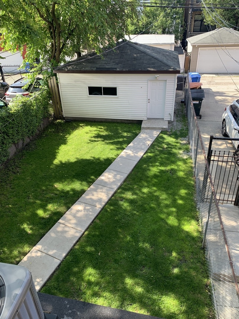 1849 W Chicago Avenue Property Photo 18