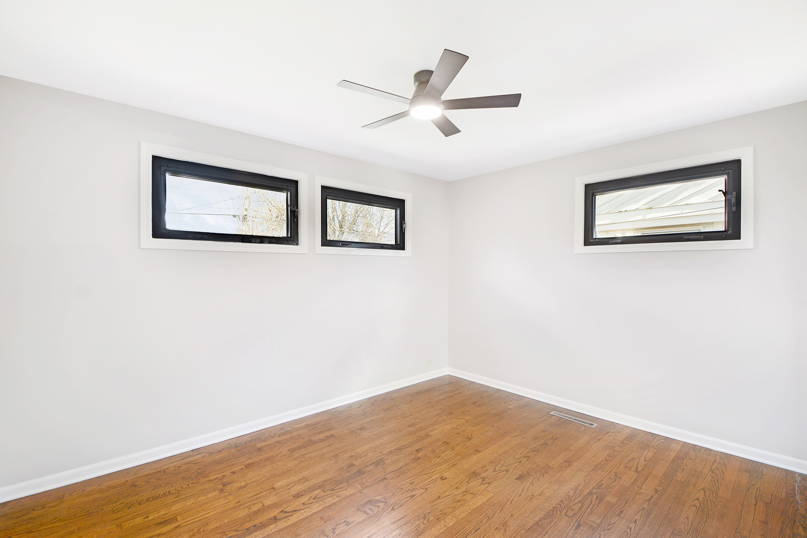 7048 Emerson Street Property Photo 15