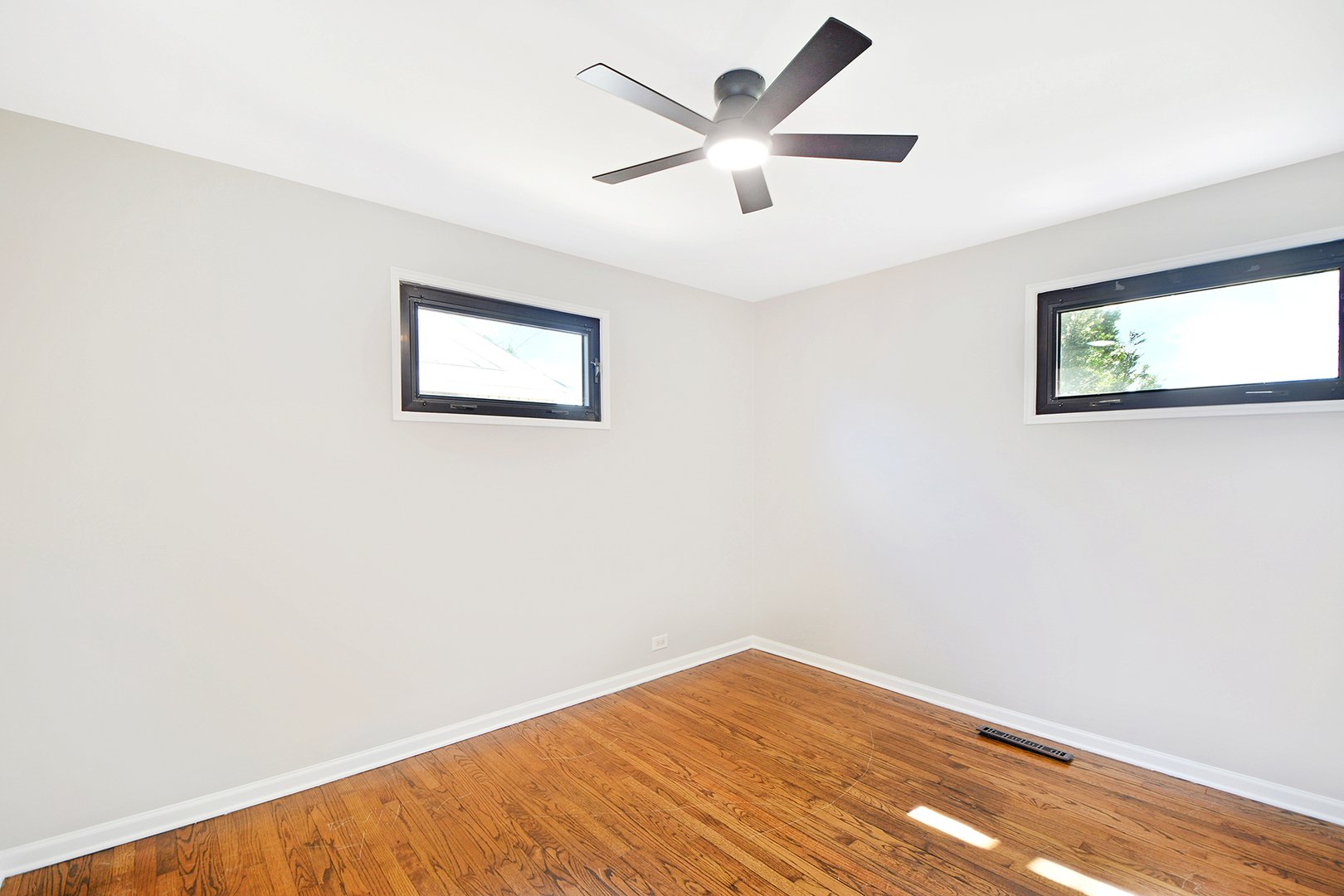 7048 Emerson Street Property Photo 17